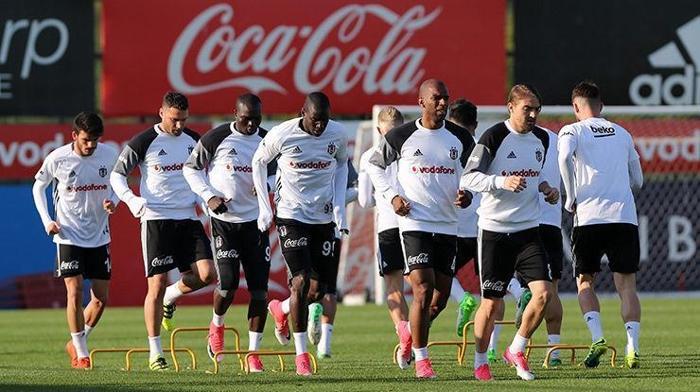 BİZİM FUTBOLCULAR TERBİYELİ ÇOCUKLARDIR