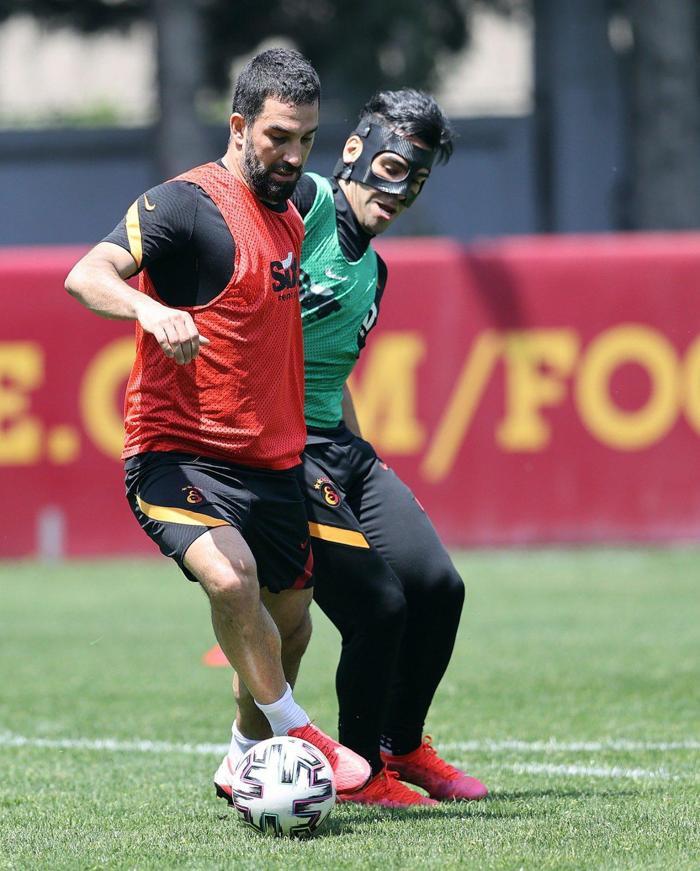 Galatasarayda son dakika Yedlin müjdesi