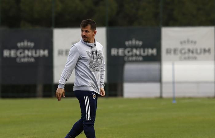 Son dakika: Fenerbahçede Emre Belözoğludan Alanyapor maçına sürpriz kadro