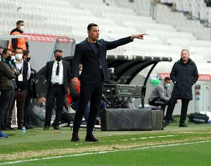 Son dakika: Fenerbahçede Emre Belözoğludan Alanyapor maçına sürpriz kadro