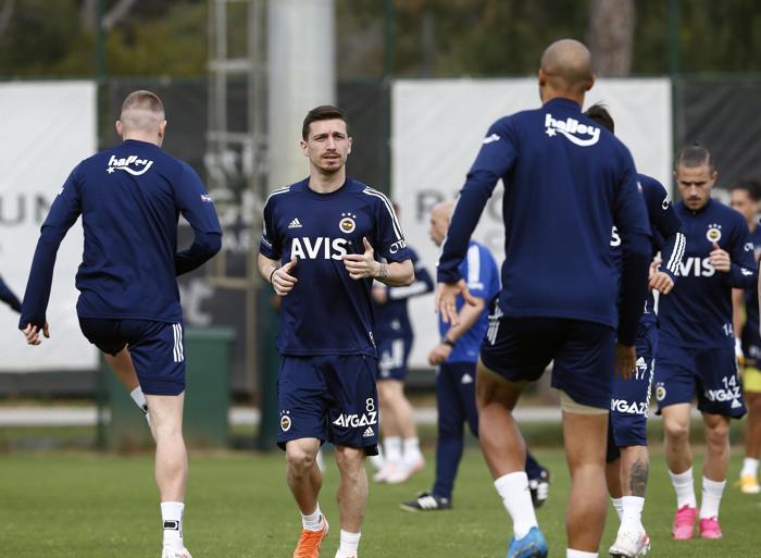 Son dakika: Fenerbahçede Emre Belözoğludan Alanyapor maçına sürpriz kadro