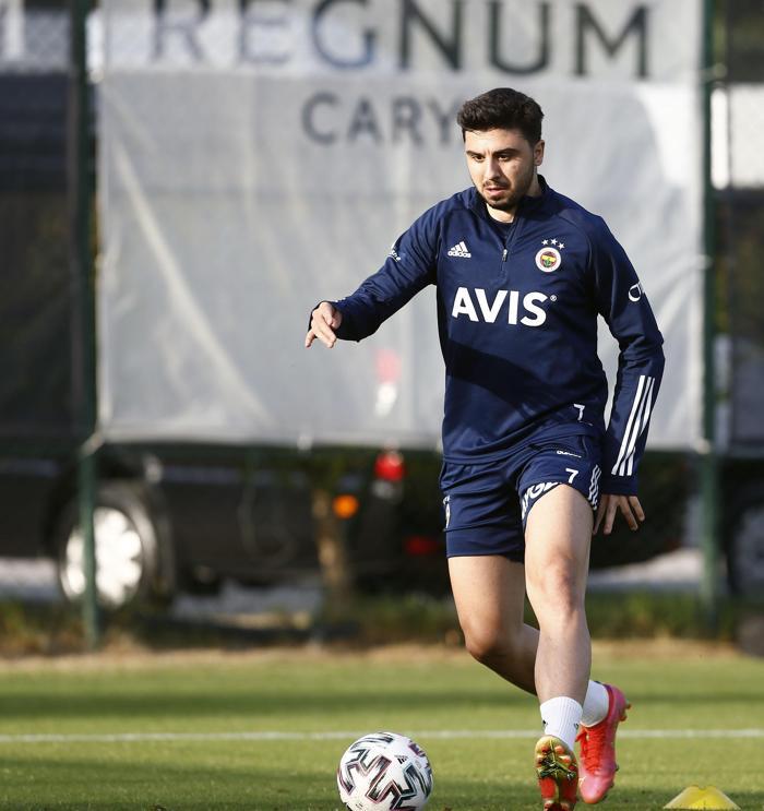 Son dakika: Fenerbahçede Emre Belözoğludan Alanyapor maçına sürpriz kadro