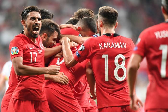 Rakip yarı sahaya yığdılar (Metin Karabaş)