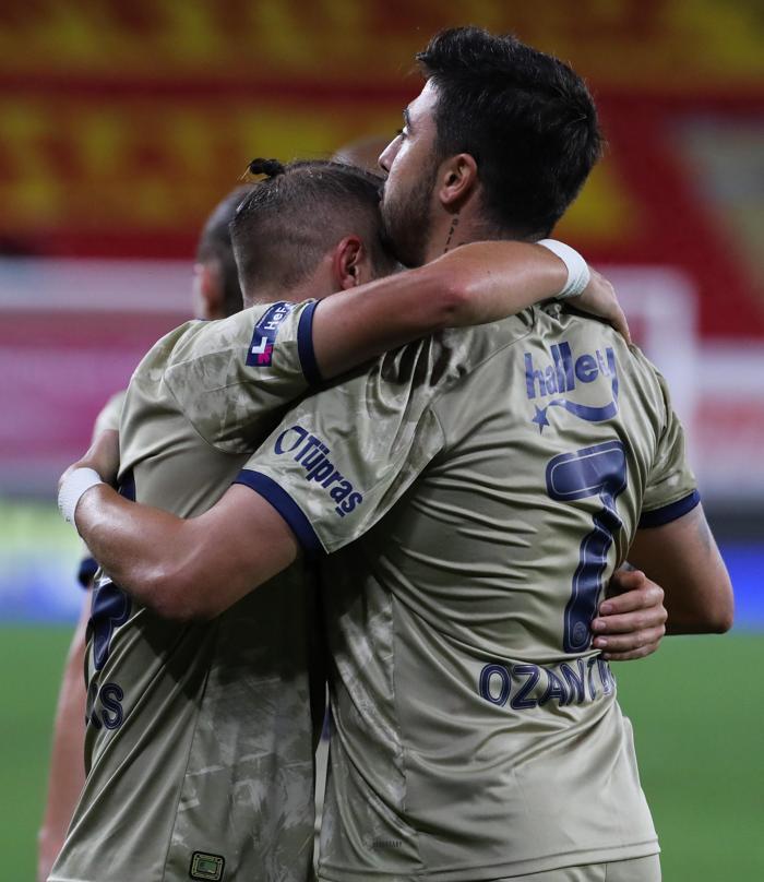 Fenerbahçe haberi: Ozan Tufan küllerinden doğdu Büyülüyor...