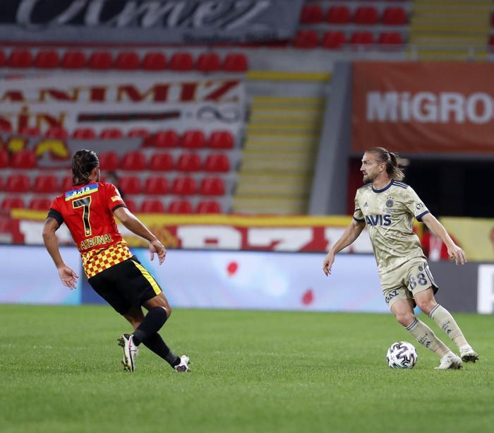 Fenerbahçe haberi: Ozan Tufan küllerinden doğdu Büyülüyor...