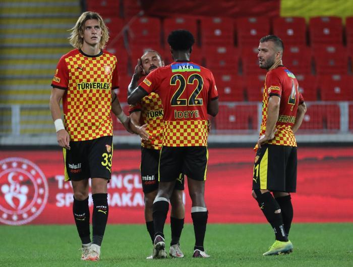 Fenerbahçe haberi: Ozan Tufan küllerinden doğdu Büyülüyor...