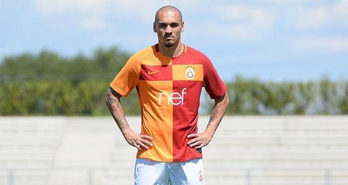 Ünlü futbolcuların boyları Sizce hangisi daha uzun