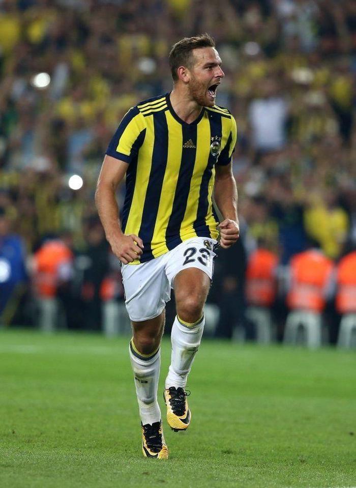 Ünlü futbolcuların boyları Sizce hangisi daha uzun