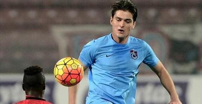 Ünlü futbolcuların boyları Sizce hangisi daha uzun