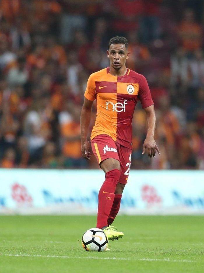 Ünlü futbolcuların boyları Sizce hangisi daha uzun