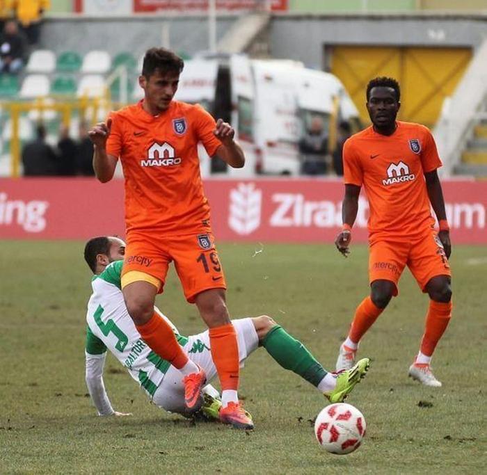 Ünlü futbolcuların boyları Sizce hangisi daha uzun