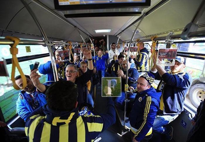 Fenerbahçeli taraftarlar otobüslerle TT Arenaya hareket etti