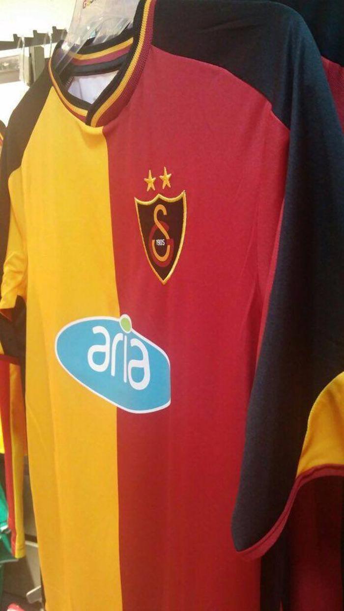 Galatasarayda tarihi formalar satışa çıkıyor
