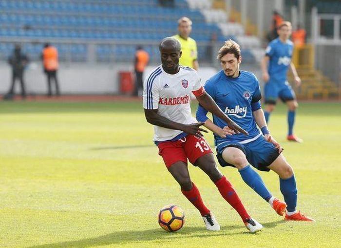 Ünlü futbolcuların boyları Sizce hangisi daha uzun