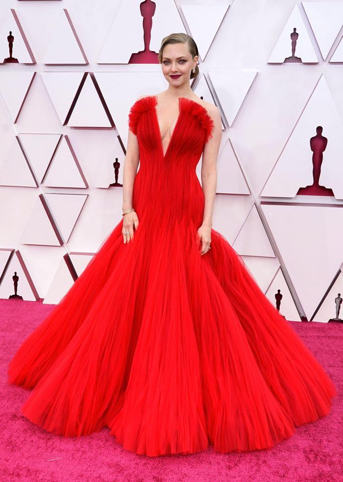 2021 Oscar Ödüllerinde kırmızı halı şıklığı