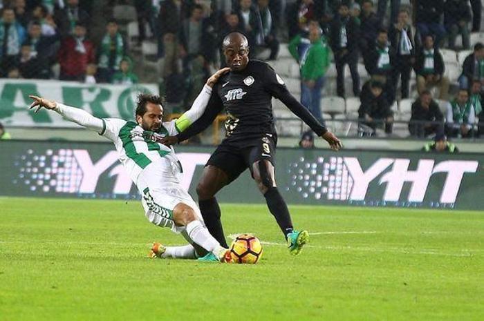 Ünlü futbolcuların boyları Sizce hangisi daha uzun