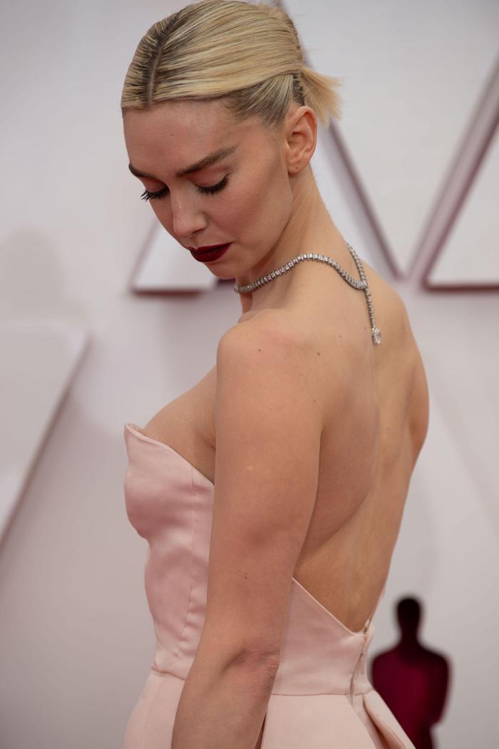 2021 Oscar Ödüllerinde kırmızı halı şıklığı