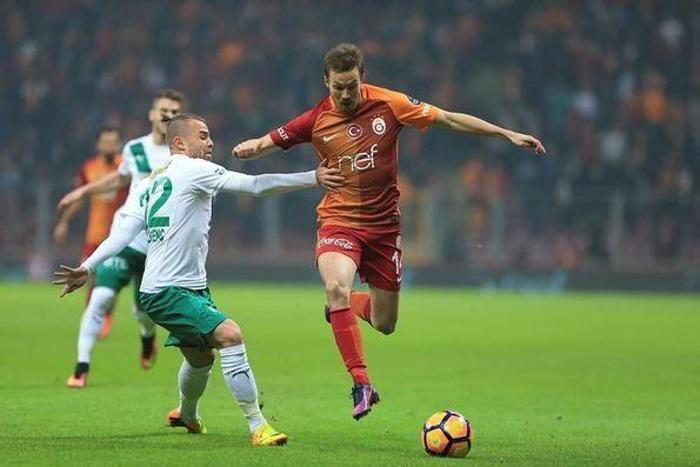 Ünlü futbolcuların boyları Sizce hangisi daha uzun