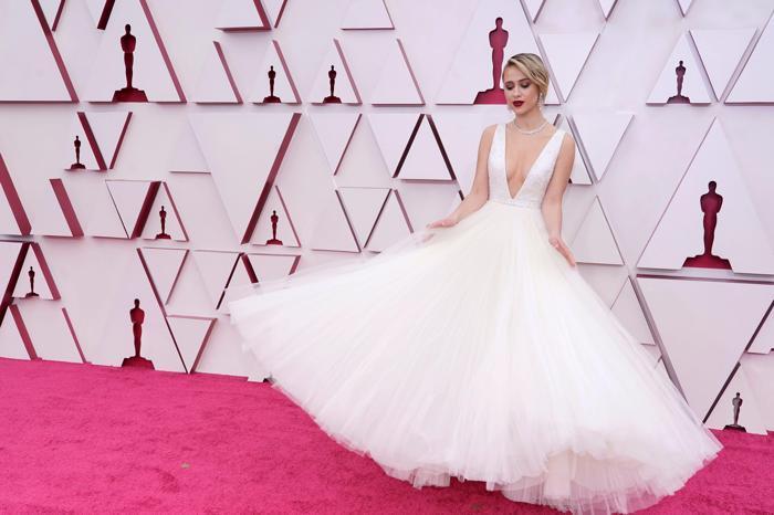 2021 Oscar Ödüllerinde kırmızı halı şıklığı