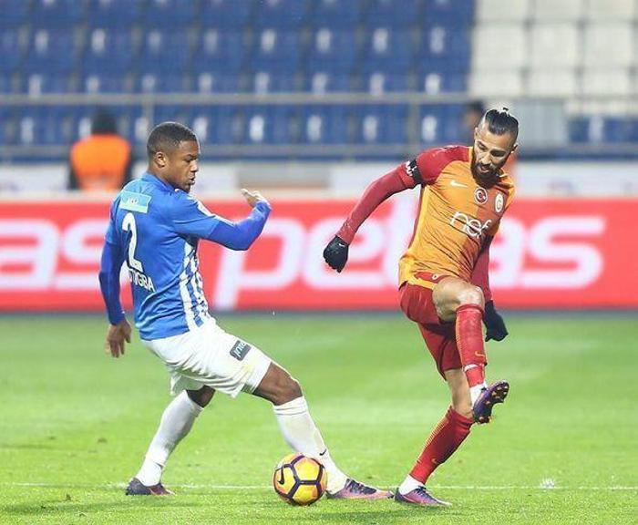 Ünlü futbolcuların boyları Sizce hangisi daha uzun
