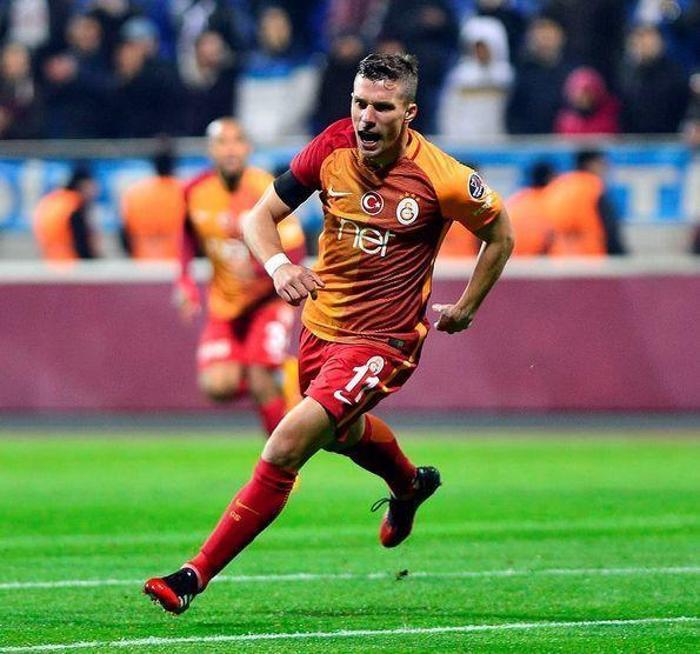 Ünlü futbolcuların boyları Sizce hangisi daha uzun