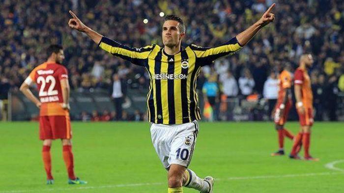 Van Persie düşüşte