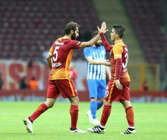 Ünlü futbolcuların boyları Sizce hangisi daha uzun