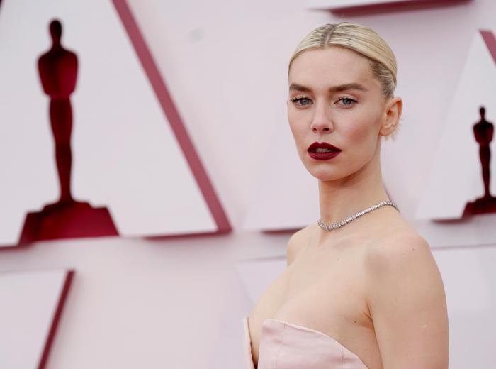 2021 Oscar Ödüllerinde kırmızı halı şıklığı