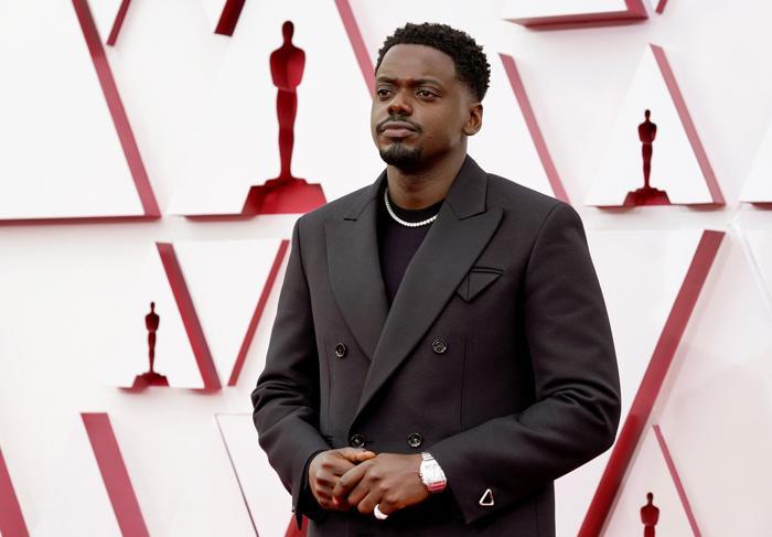 2021 Oscar Ödüllerinde kırmızı halı şıklığı