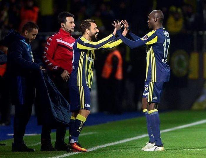 Ünlü futbolcuların boyları Sizce hangisi daha uzun