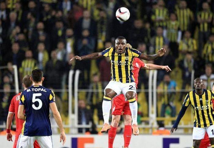 Ünlü futbolcuların boyları Sizce hangisi daha uzun