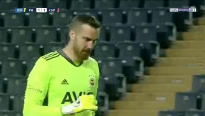 Fenerbahçede Harun Tekinin büyük hatası sonra Altay Bayındır yıkıldı İşte o anlar