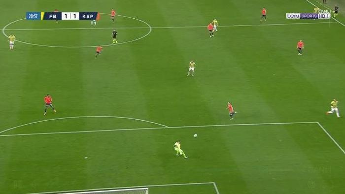 Fenerbahçede Harun Tekinin büyük hatası sonra Altay Bayındır yıkıldı İşte o anlar
