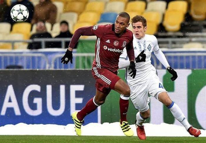 Ünlü futbolcuların boyları Sizce hangisi daha uzun