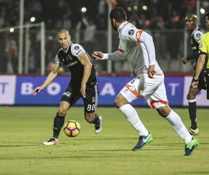 Ünlü futbolcuların boyları Sizce hangisi daha uzun