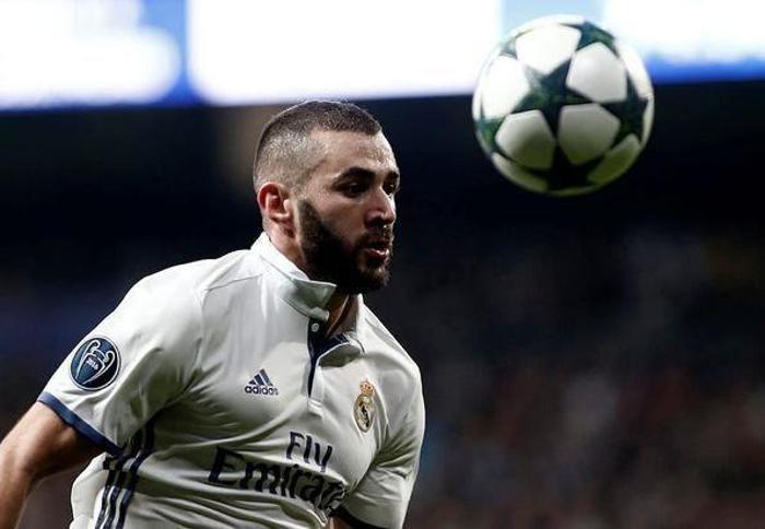 Ünlü futbolcuların boyları Sizce hangisi daha uzun