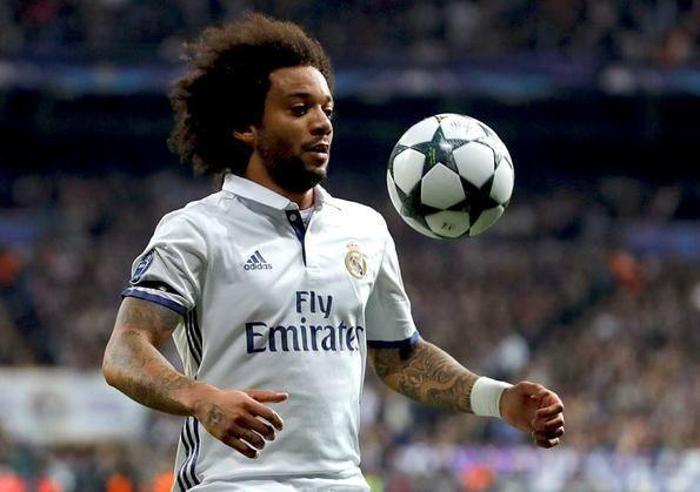 Ünlü futbolcuların boyları Sizce hangisi daha uzun