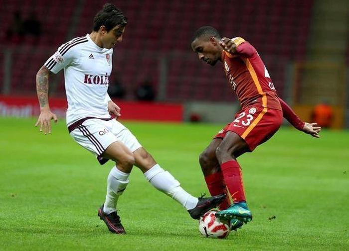 Ünlü futbolcuların boyları Sizce hangisi daha uzun