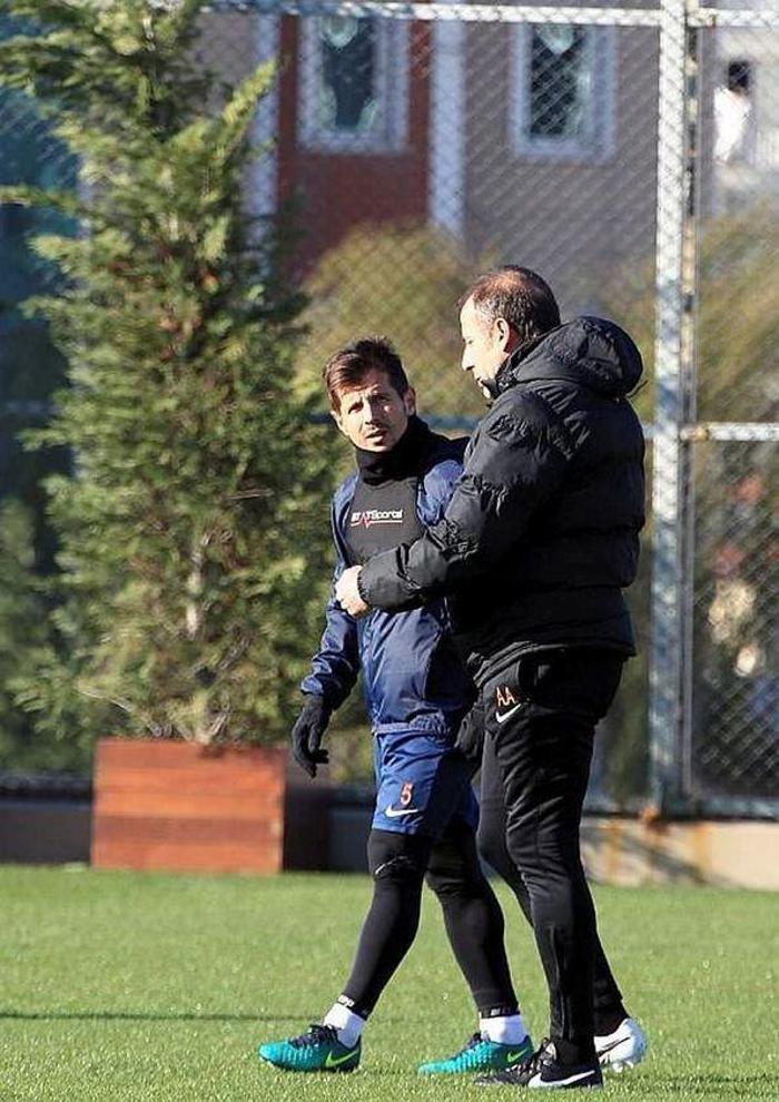 Ünlü futbolcuların boyları Sizce hangisi daha uzun