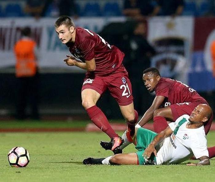 Ünlü futbolcuların boyları Sizce hangisi daha uzun