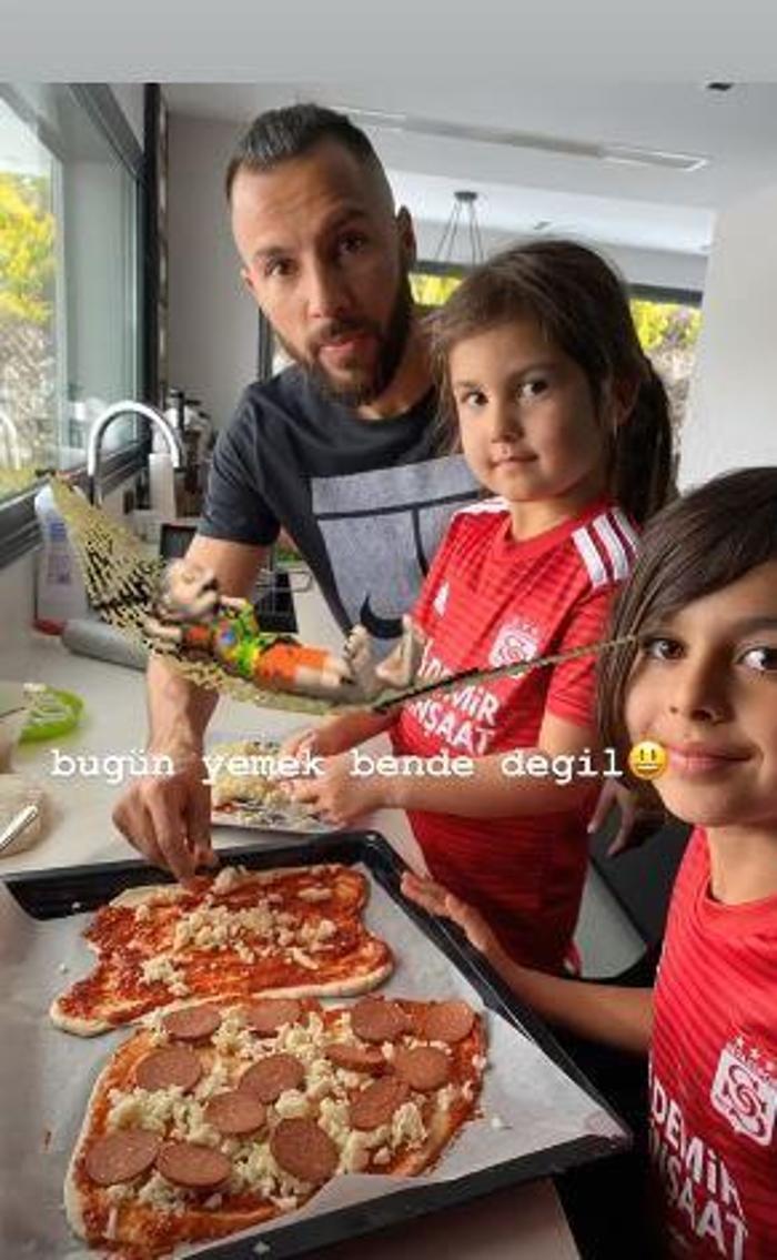 Yasin Öztekin pizza yaptı