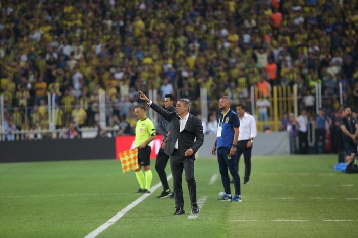 Fenerbahçede Ersun Yanalın yüzü artık gülüyor