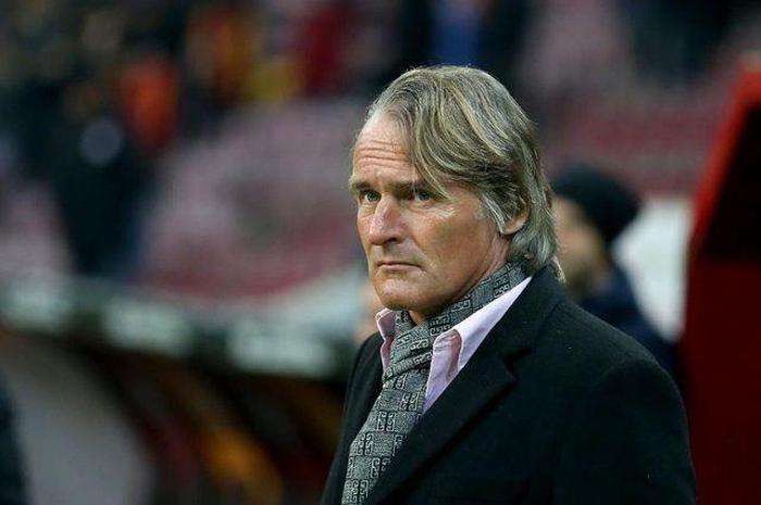 Sneijder, Riekerinkin ev kirasını ödemiş