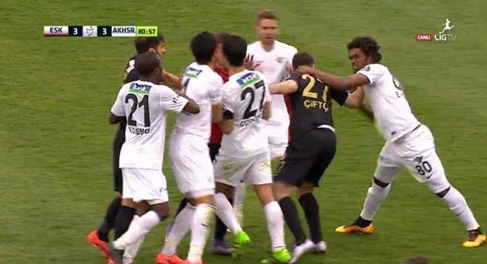 Eskişehir-Akhisar maçında gerginlik