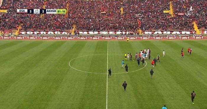 Eskişehir-Akhisar maçında gerginlik
