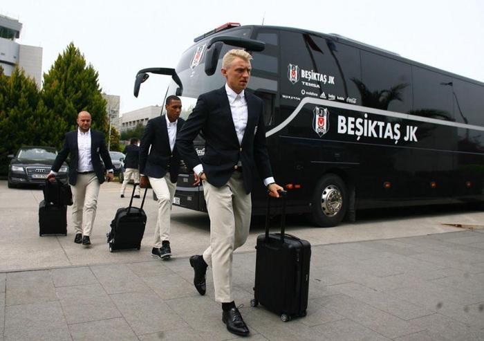 Beşiktaş, Fransaya gitti