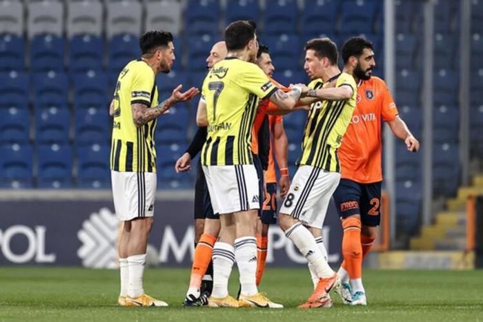 Son dakika - Fenerbahçede sürpriz teknik adam kararı