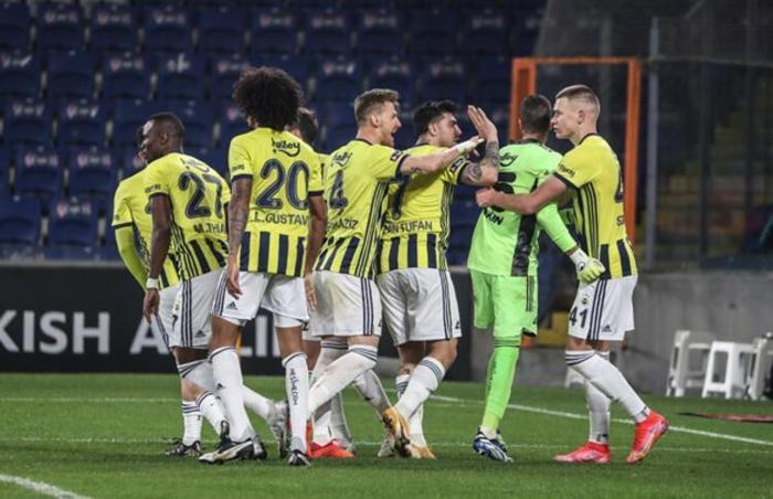 Son dakika - Fenerbahçede sürpriz teknik adam kararı