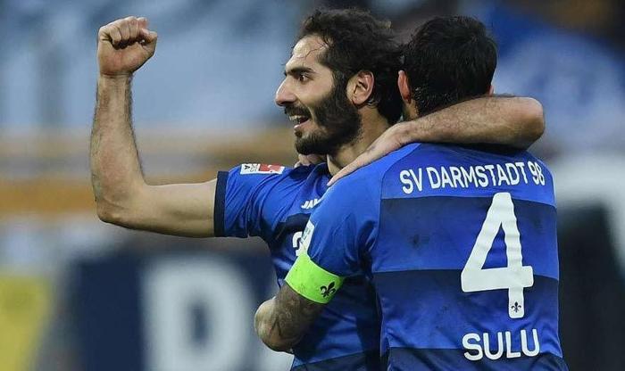 HAMİT ALTINTOP - Forma giydiği takımlar: Schalke, Bayern Münih, Real Madrid, Darmstadt