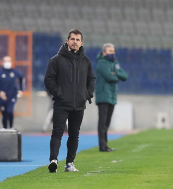 Son dakika - Fenerbahçede sürpriz teknik adam kararı